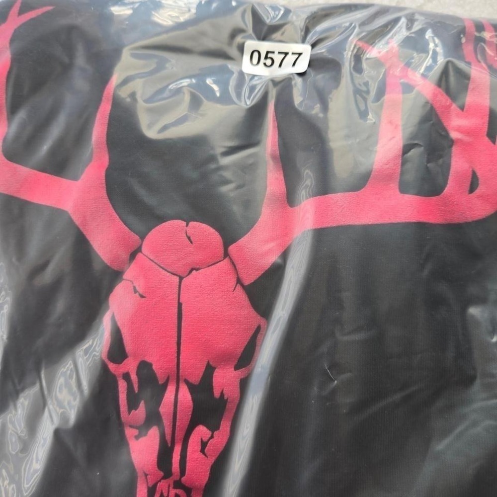 Y2k sporty girl graphic top with bold deer hot pink skull and antler - Picture 7 of 7